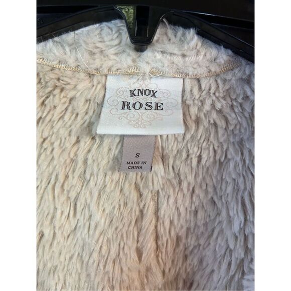 Knox Rose Woman’s Faux Fur Vest Size Small (4660) - Picture 3 of 5